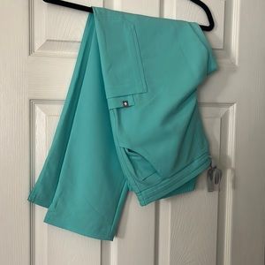 Figs skinny scrub pants